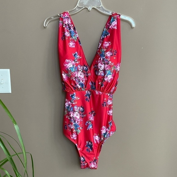 ModCloth Lauren Floral Plunge One‎ Piece Swimsuit Size 1X - Picture 4 of 10